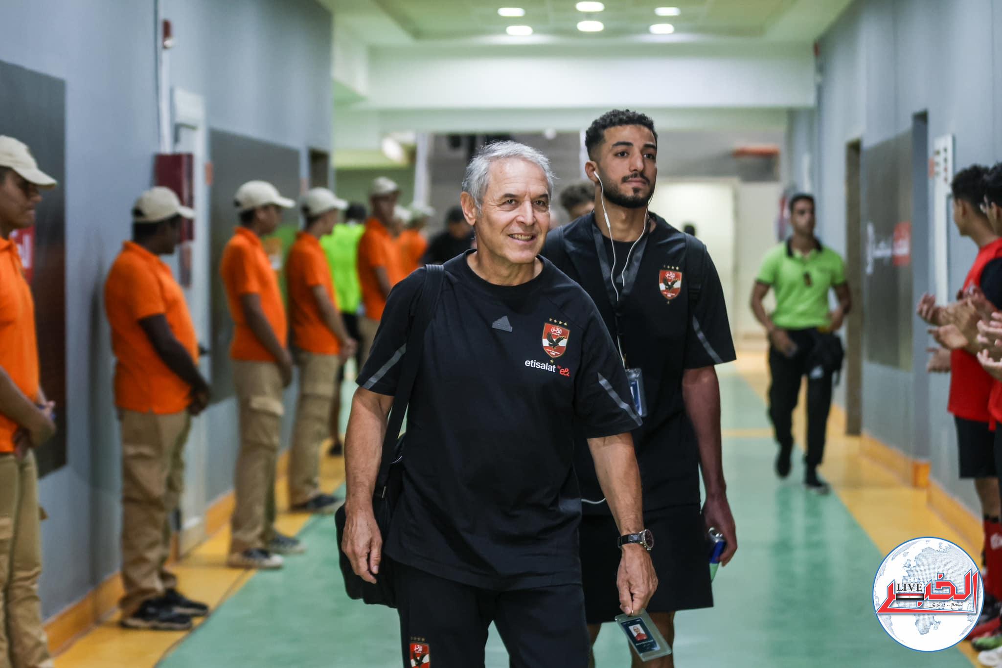 وصول فريق الأهلي لملعب برج العرب لمواجهة المصري البورسعيدي في الدوري