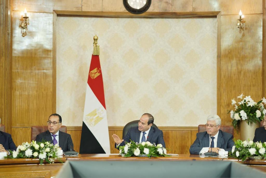 الرئيس: عندى هاجس من موضع الفلوس وتكلفة المشروعات