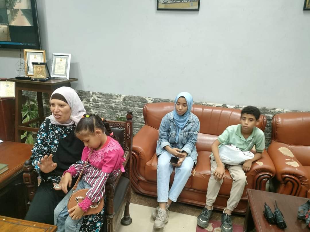نجاح منظومة الشكاوى الحكومية فى تسليم 3 أطفال تاهوا فى القطار