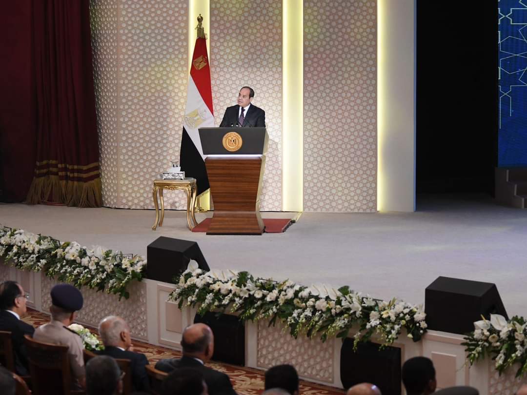 الرئيس :«فيه أمة يكون شبابها بالحجم ده ويبقى عندها قلق على بكرة»