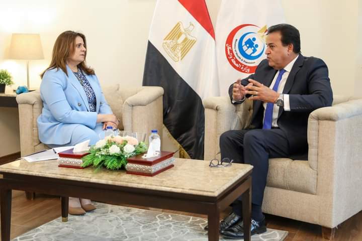 وزير الصحة يبحث مع وزيرة الهجرة آليات تنفيذ مطالب الأطباء المصريين بالخارج 