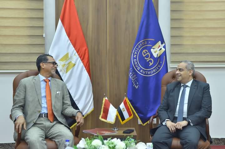 تعزيز التعاون مع إندونيسيا فى المستلزمات الطبية