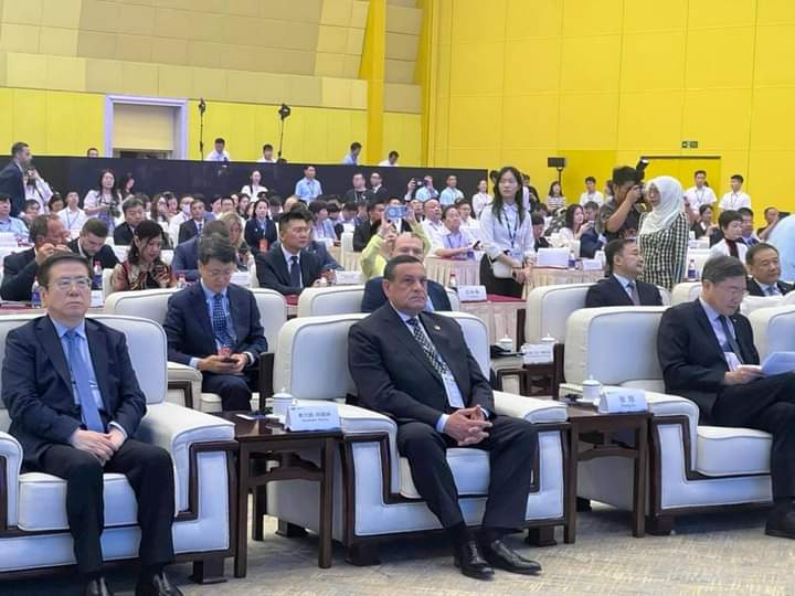 وزير التنمية المحلية يشارك فى تدشين إطلاق أعمال المنتدي الدولى..بالصين