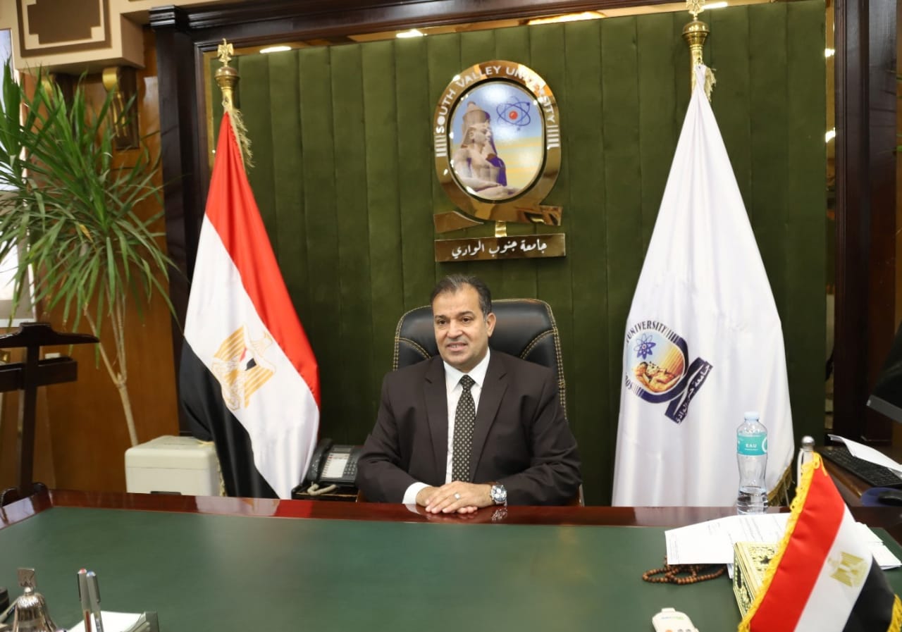 حقوق قنا تناقش استعدادات العام الدراسى الجديد