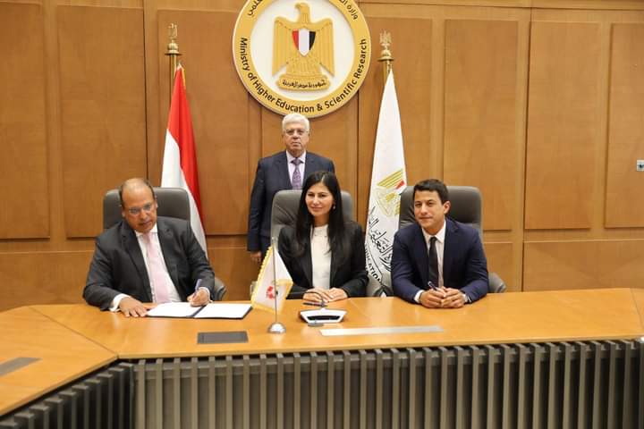 توقيع إتفاقية تعاون بين الجامعة البريطانية وصندوق "أفريك إنفيست"ب40 مليون دولار