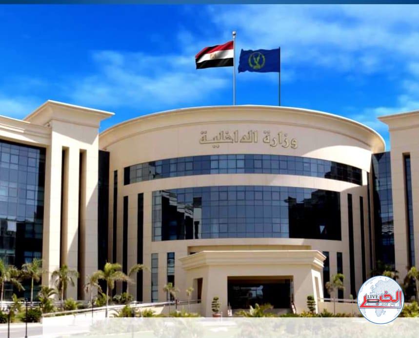 الصيدلى بيصور البنات.. والمحامية سلمته للأجهزة الأمنية 