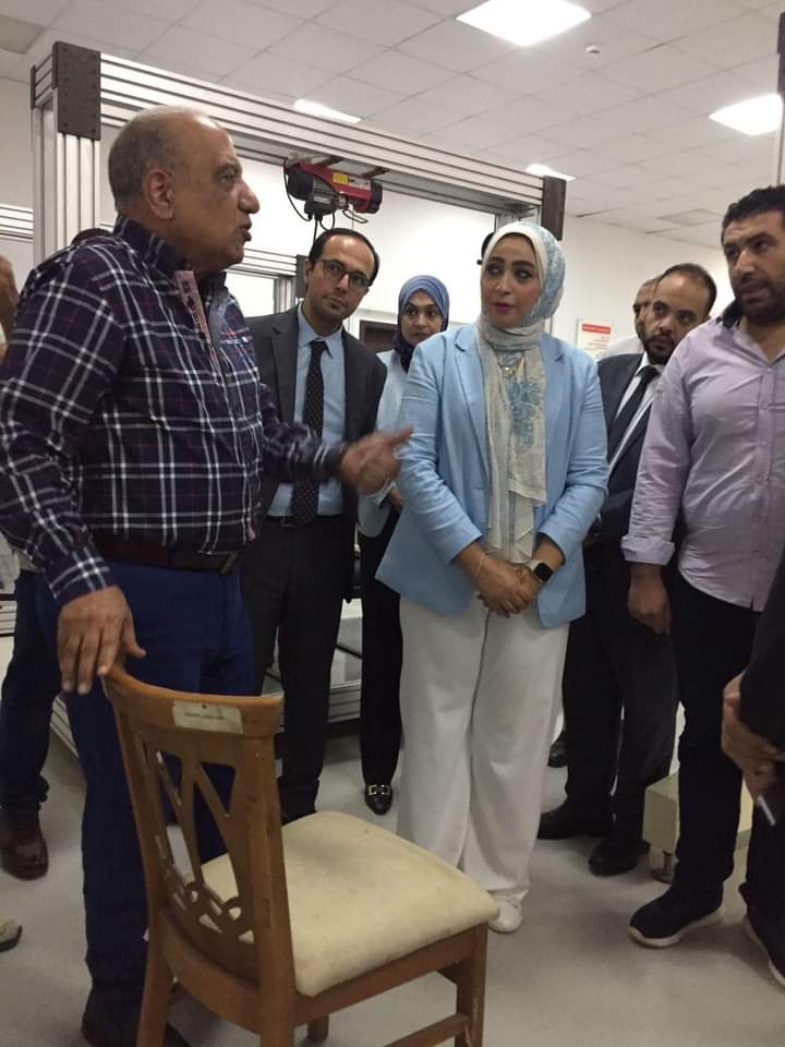 دعم مصنعي "دمياط للأثاث" وإحياء الصناعة لتعود لعصرها الذهبي 