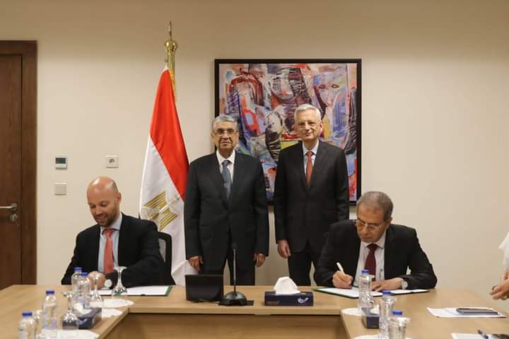 توقيع مذكرتى تفاهم بين قطاع الكهرباء وشركة EDF الفرنسية