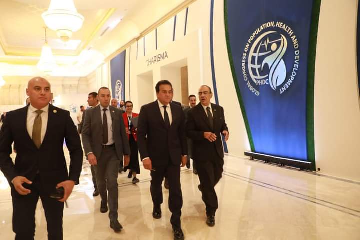 وزير الصحة يتفقد البرنامج التعليمي للزمالة المصرية بالمؤتمر العالمى للسكان