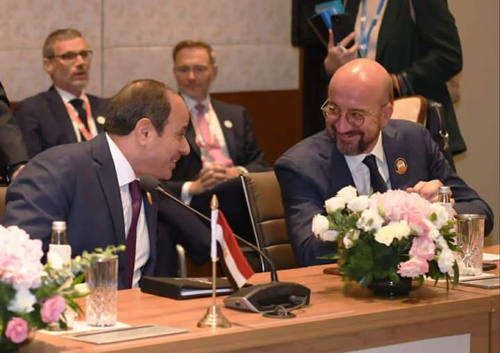 حوار جانبى بين الرئيس وشارل ميشيل