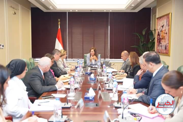 وزيرة التخطيط  تبحث سبل التعاون مع وفد البنك الدولى 