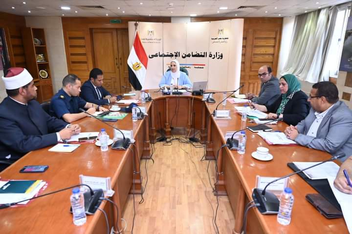 صعوبات وتحديات الحضانات فى إجتماع اللجنة العليا برئاسة القباج