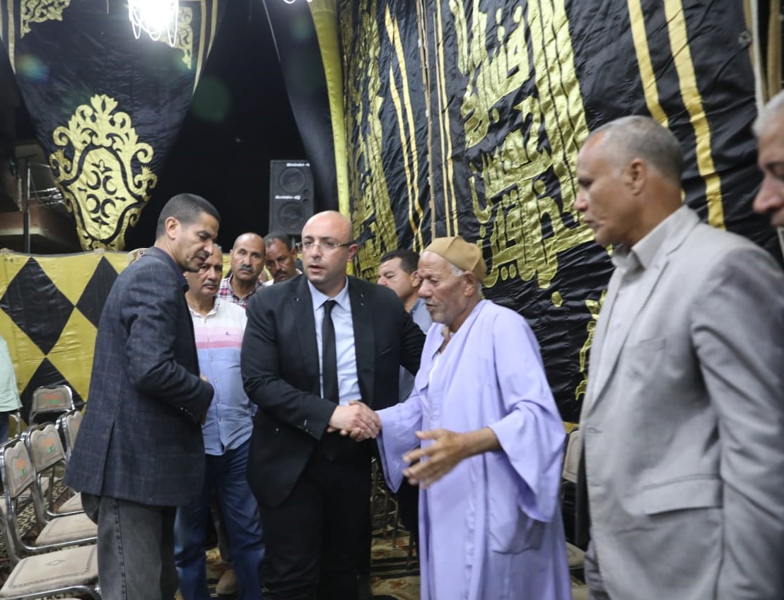 محافظ بنى سويف يقدم العزاء لأسر ضحايا درنة الليبية