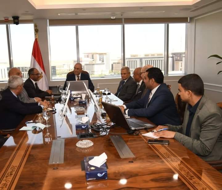 الجزار: الصناعة المصرية أمامها فرصة ذهبية للمشاركة فى مشروعات المياه والصرف
