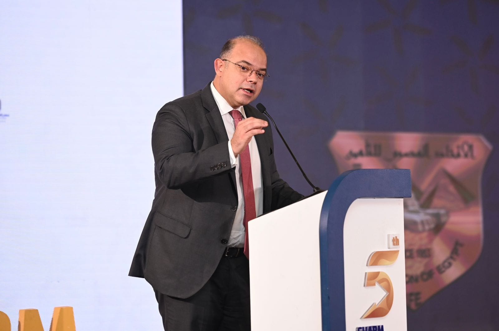رئيس الرقابة المالية يلقى الكلمة الرئيسية لمؤتمر التأمين بشرم الشيخ
