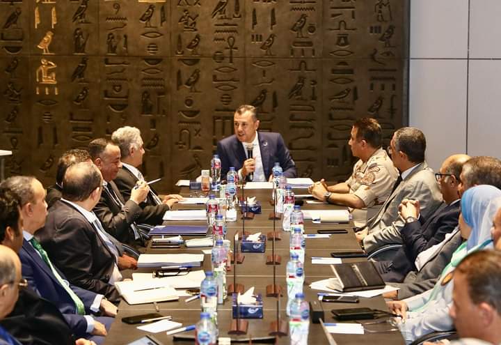 وزير السياحة والآثار يترأس اجتماع مجلس إدارة هيئة المتحف المصرى الكبير