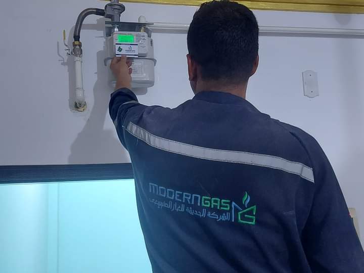 إطلاق أول شعلة غاز طبيعي بقرية الأميرية بقنا 