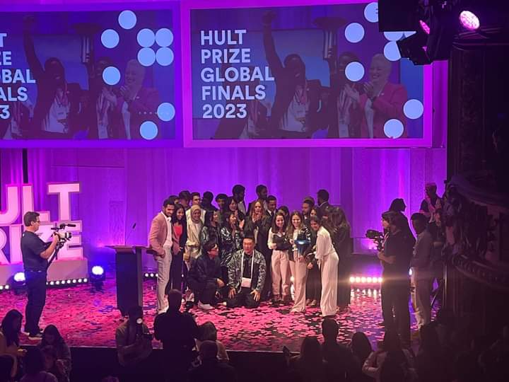 فريق جامعة الإسكندرية EFFCT يفوز بالجائزة الثانية فى مسابقة Hult Prize الدولية