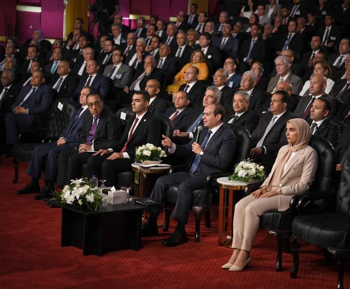 الرئيس : جهود وزارتى الرياضة والثقافة تحتاج للتسويق 