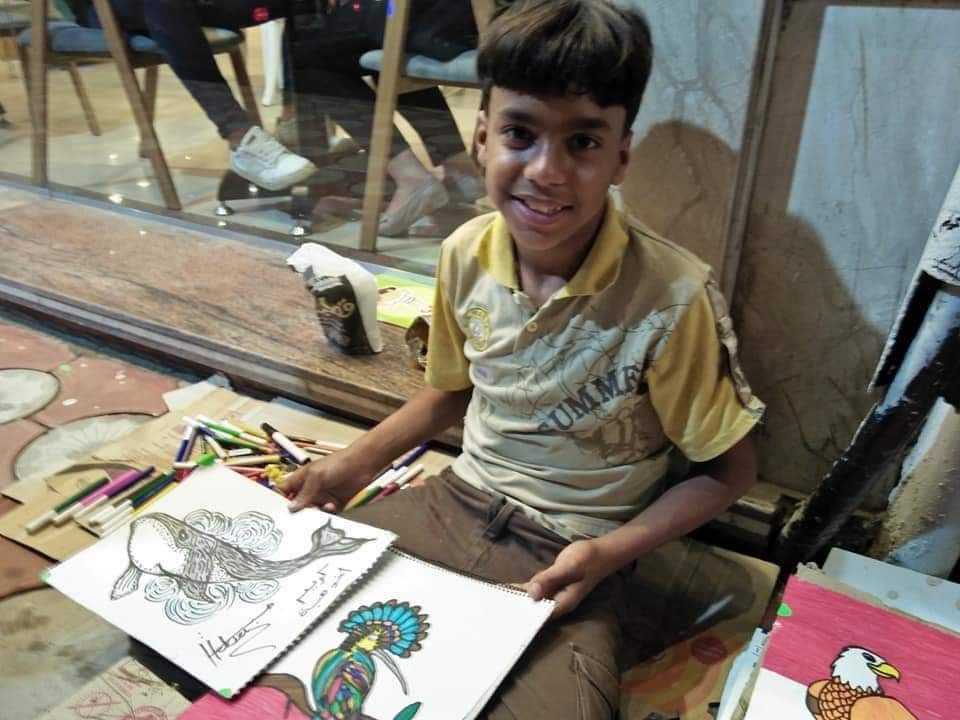 من طفل موهوب فى الرسم إلى بلطجى