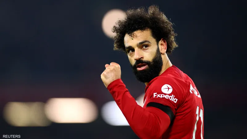 والد محمد صلاح يحسم مصيره من الإنتقال لــ " اتحاد جدة " السعودي