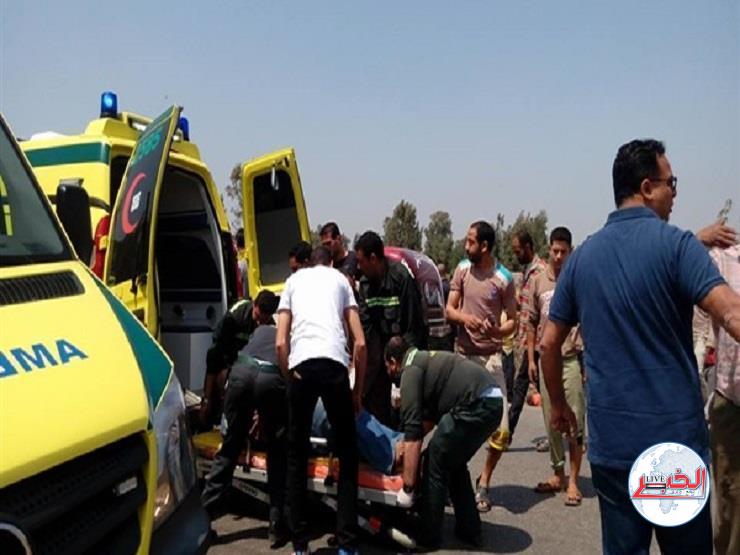 بالأسماء.. إصابة 9 أشخاص بحادث تصادم في البحيرة