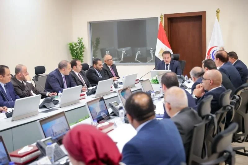 وزير الصحة يوجه بسرعة التحول الرقمي .. للوصل إلى قاعدة بيانات موحدة