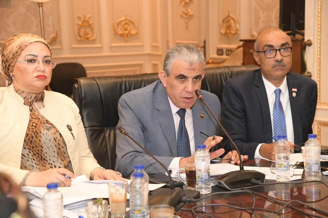 لجنة القوى العاملة بالنواب توافق نهائياً على زيادة علاوة غلاء المعيشة الاستثنائية