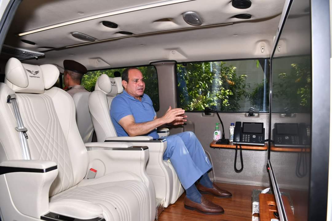 الرئيس يتفقد مركز التحكم المركزي للشبكة الوطنية الموحدة لخدمات الطوارئ والسلامة العامة المتطورة