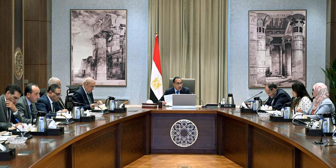 مدبولى : تذليل المعوقات على مستوى الجمهورية أمام الإستثمار ..وتوفير البنية الأساسية للأراضي الصناعية