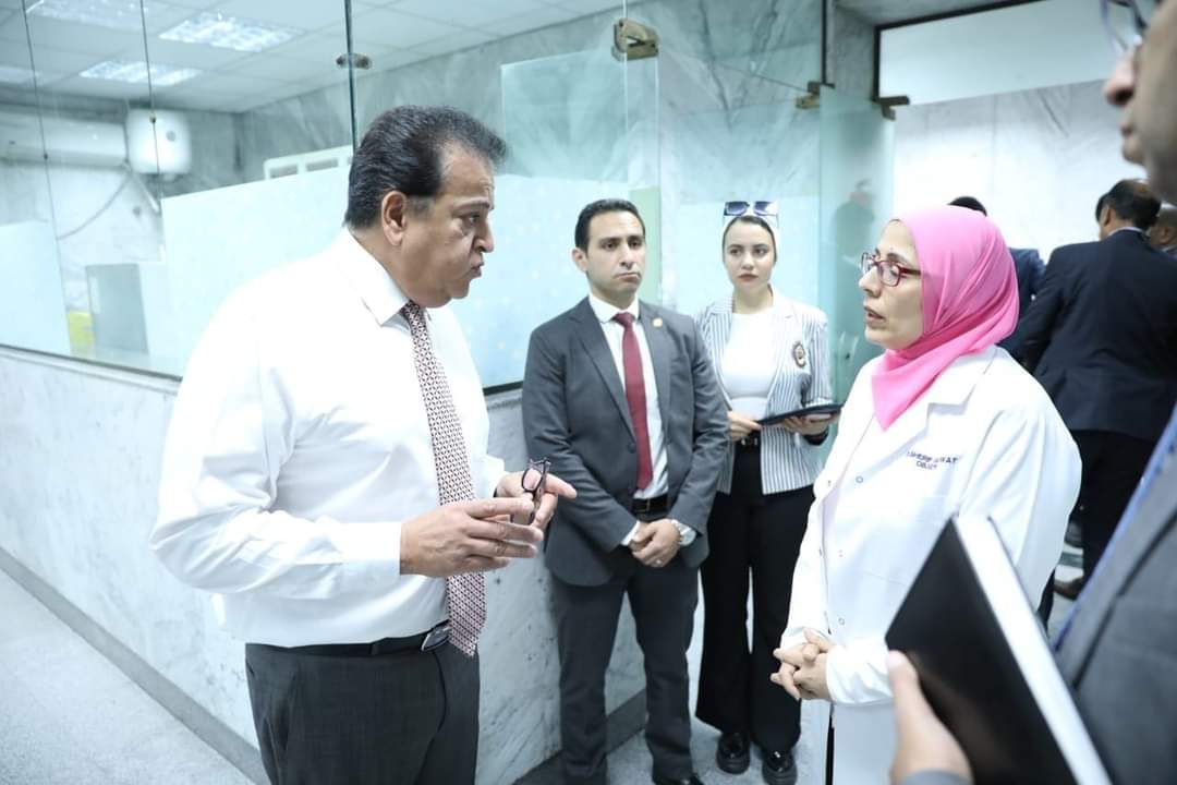 وزير الصحة يفاجئ مستشفى الجلاء التعليمي لأمراض النساء والولادة والأطفال 