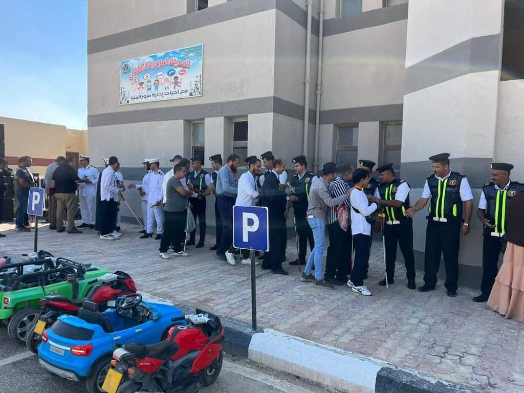 الداخلية تنظم احتفالية لأطفال إحدى جمعيات رعاية المكفوفين 