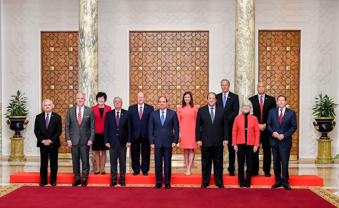 الرئيس يستقبل وفدًا رفيع المستوى من مجلس الشيوخ الأمريكى 