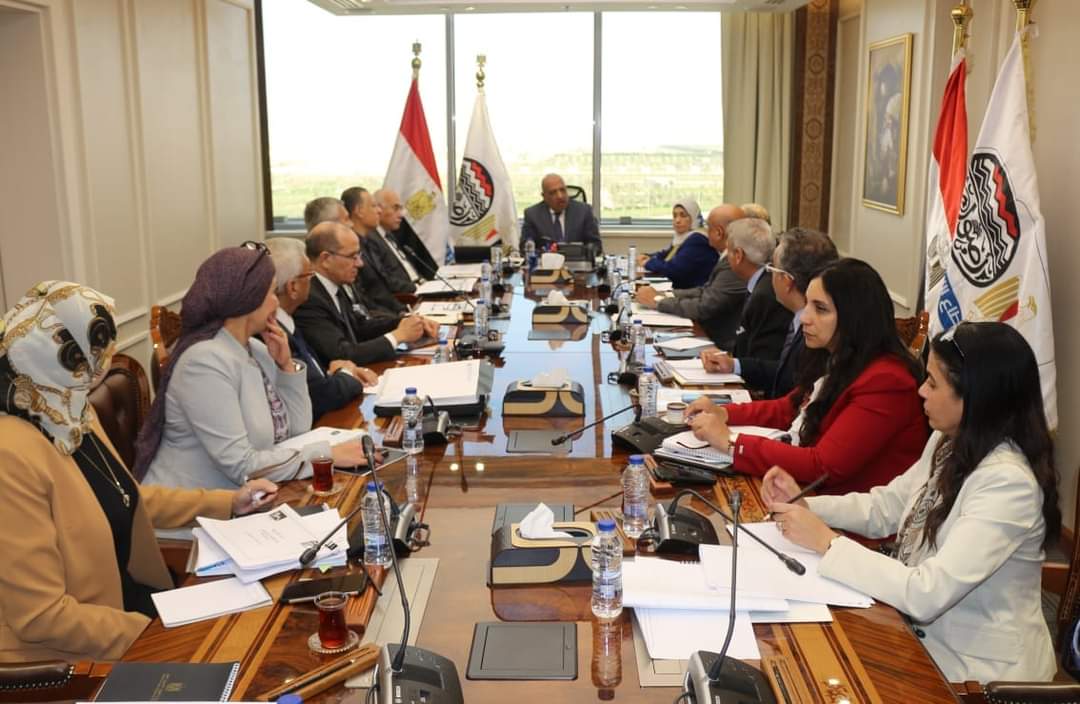 وزير قطاع الأعمال: الفرصة متاحة أمام الشركات لإثبات الجدارة والقدرة على الوفاء بمتطلبات السوق المحلى 