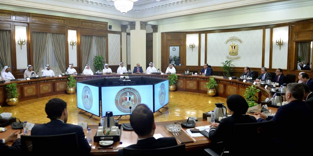 مدبولى يبحث مع وزير الإستثمار الإماراتى المشروعات والفرص الاستثمارية المتاحة في السوق المصرية