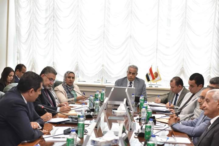 المجلس الأعلى للحوار المجتمعي يناقش مشروع قانون العمل 