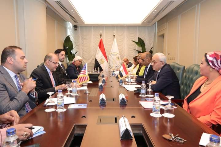 تعزيز التعاون مع أمريكا فى تعلم الطلاب اللغة الإنجليزية وتأهيلهم لسوق العمل