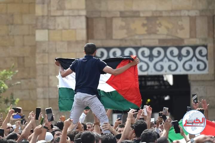 آلاف المصلين يتظاهرون بالجامع الأزهر دعما لفلسطين وتنديدا بانتهاكات الإحتلال الإسرائيلى - الخبر لايف