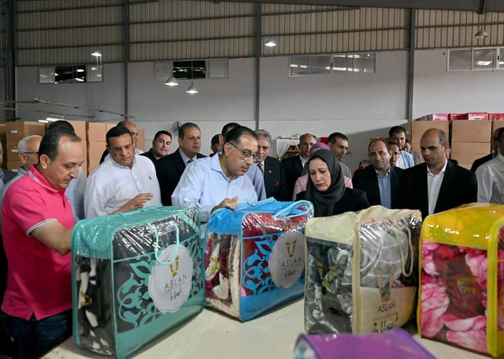 تصدير إنتاج "ستايلر" لصناعة البطاطين والسجاد والملابس بالمنطقة الصناعية جنوب بورسعيد إلى أسبانيا وتركيا والجزائر والمغرب 