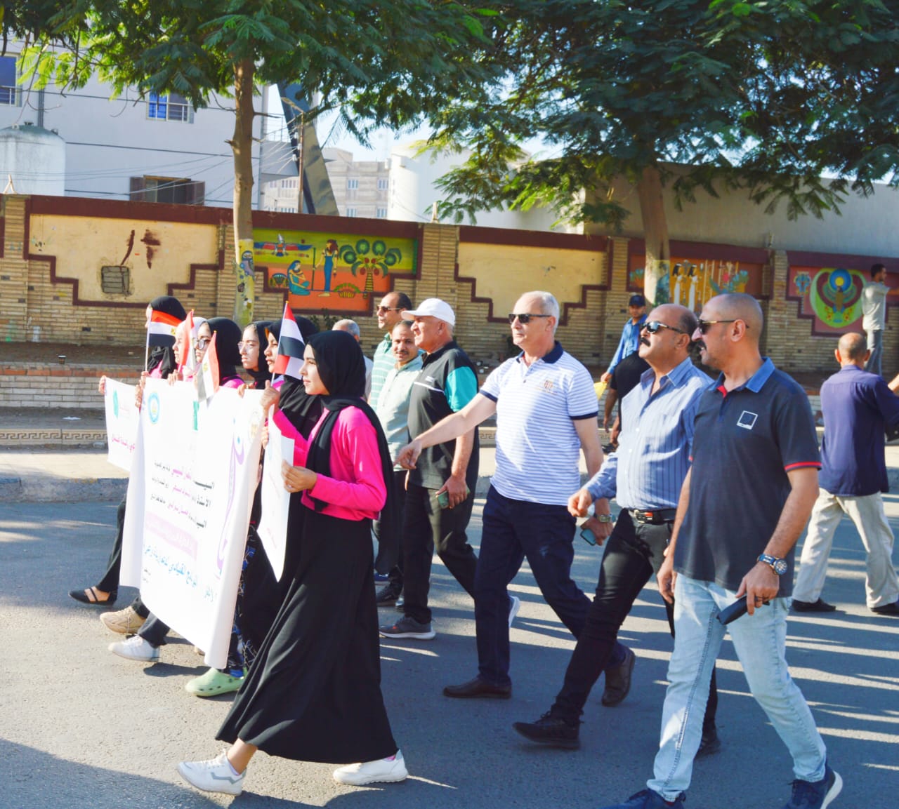 مسيرة حاشدة لفتيات «ريحانة» كفر الشيخ إحتفالا باليوبيل الذهبى لنصر أكتوبر 