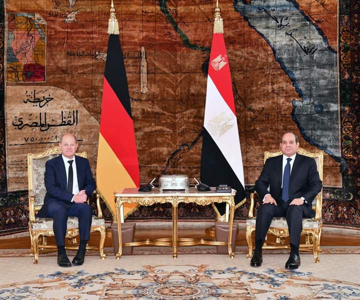 الرئيس بحث مع المستشار الألمانى الأوضاع الإقليمية والتصعيد العسكرى فى قطاع غزة