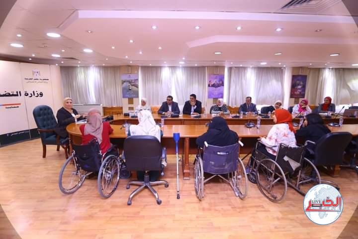 القباج تلتقى أدمن وممثلى"جروب الزوجة المعاقة"