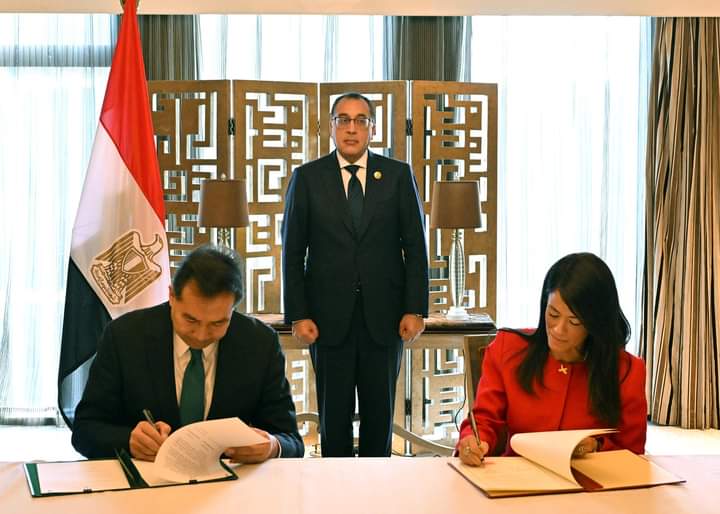رئيس الوزراء يشهد توقيع مذكرة تفاهم لتعزيز التعاون بين مصر والصين فى مبادلة الديون