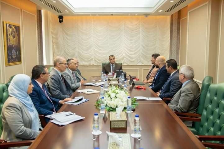 وزير الإنتاج الحربى يبحث التعاون مع ممثلى شركة استشارة للتنمية الصناعية