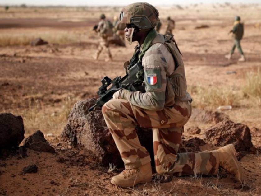 فرنسا تعلن بدء انسحاب قواتها من النيجر .. خلال أيام