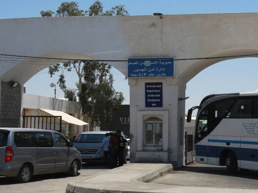 الأردن يغلق جسر الملك حسين .. أمام حركة المسافرين والشحن
