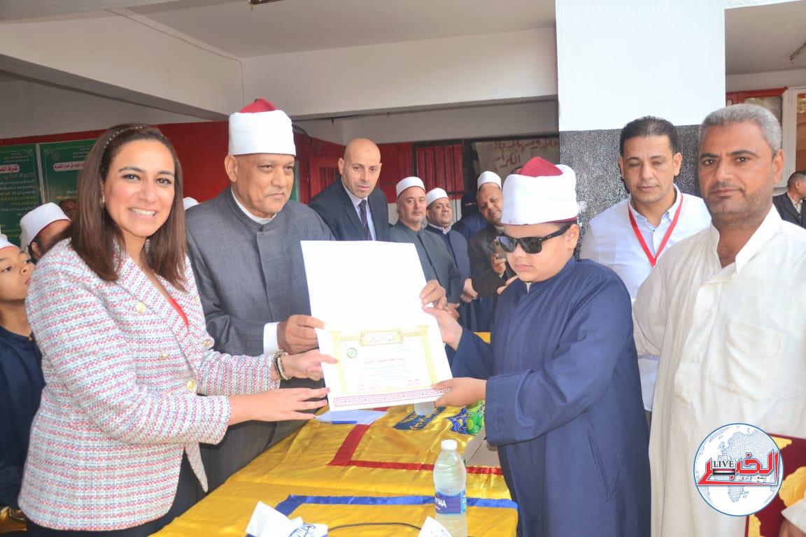بلبع تكرم الطالب محمد سلامة العشري لحصوله علي المركز الرابع بالمسابقة العالمية لحفظ القرآن الكريم