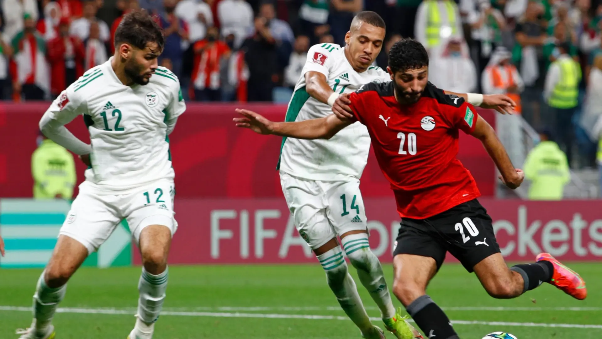 موعد مباراة مصر والجزائر الودية وتردد القنوات الناقلة