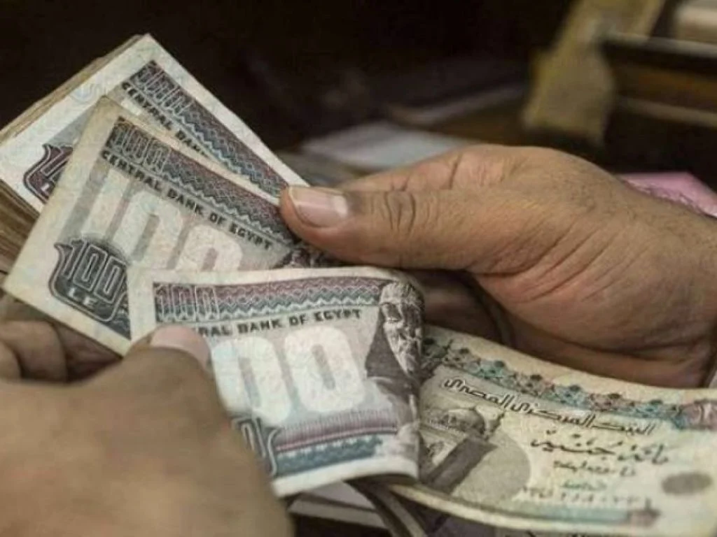 300 جنيه زيادة.. صرف مرتبات شهر أكتوبر للعاملين في الدولة