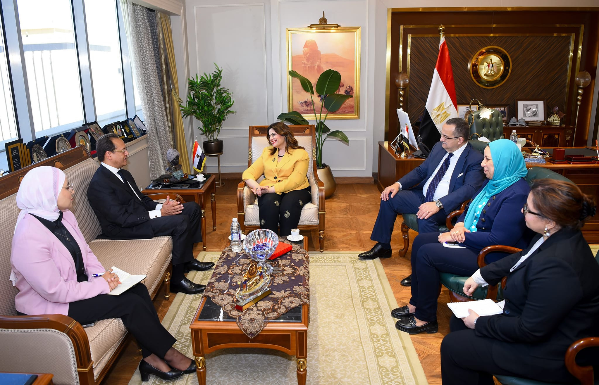 وزيرة الهجرة تستقبل سفير مصر بأستراليا .. لتلبية احتياجات الجالية المصرية